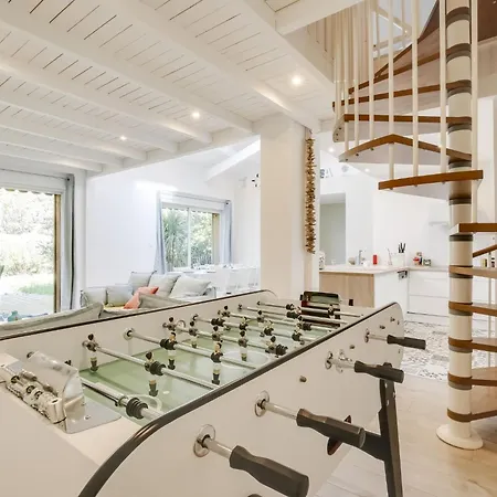 Holiday home Le Chant Des 4 Sirenes By Interhome